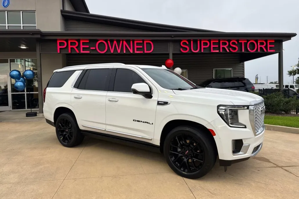 2023 Gmc Yukon Denali photo 1