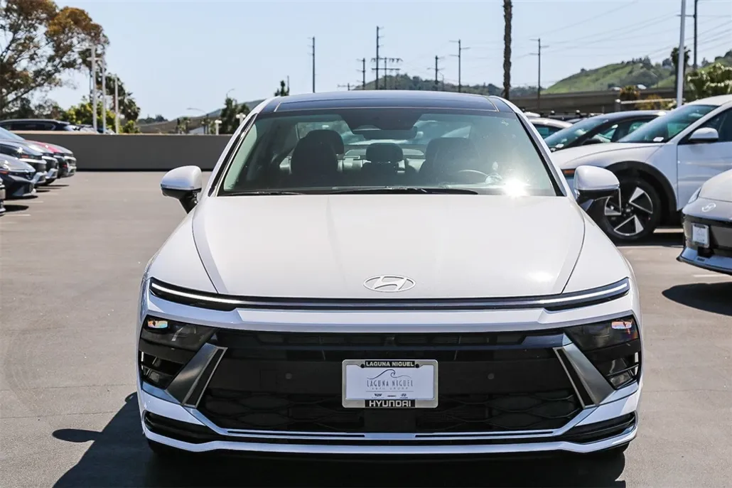2025 Hyundai Sonata Hybrid Limited photo 1