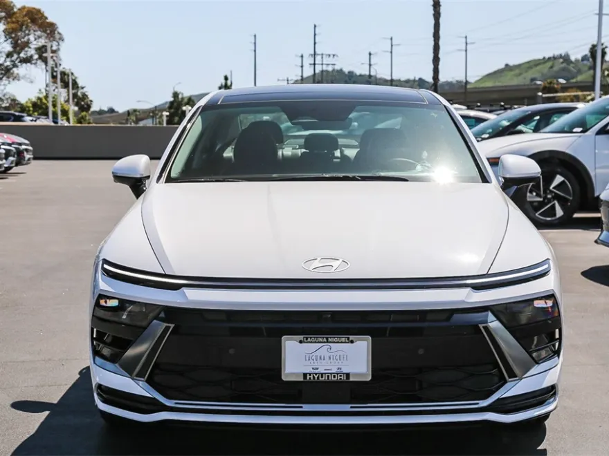 2025 Hyundai Sonata Hybrid Limited photo 1