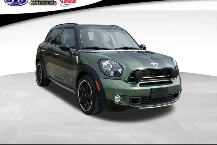 2016 Mini Cooper S ALL4 photo 1