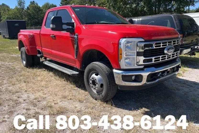 2023 Ford F-350 XLT photo 1