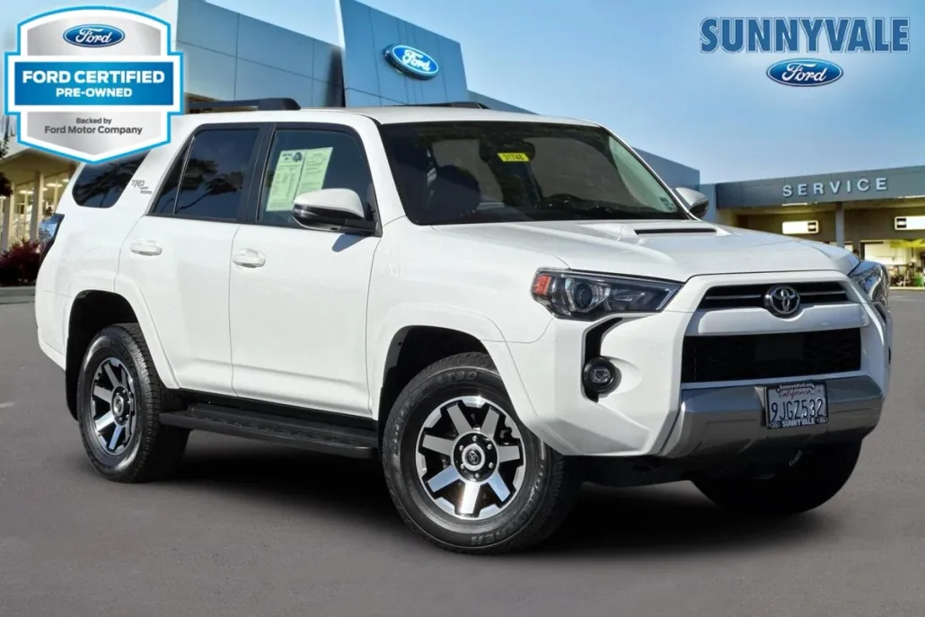 2024 Toyota 4Runner TRD Off-Road Premium photo 1