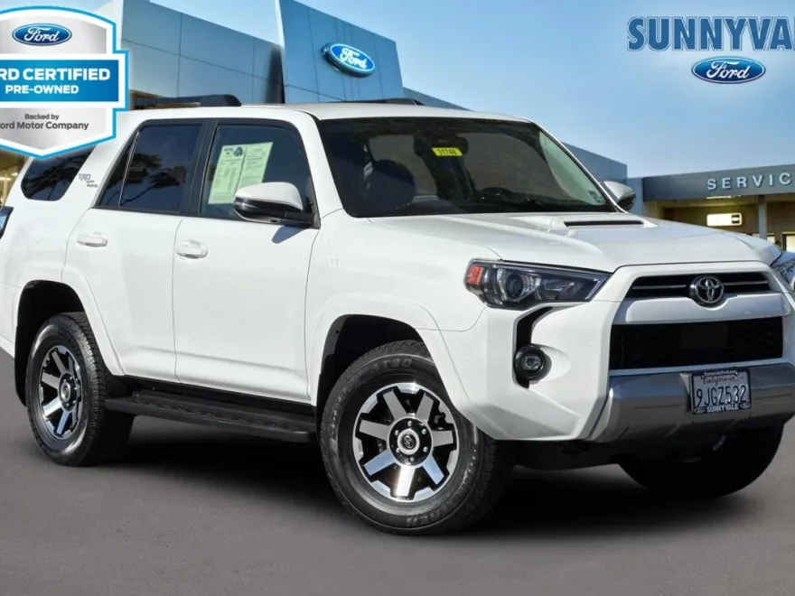 2024 Toyota 4Runner TRD Off-Road Premium photo 1