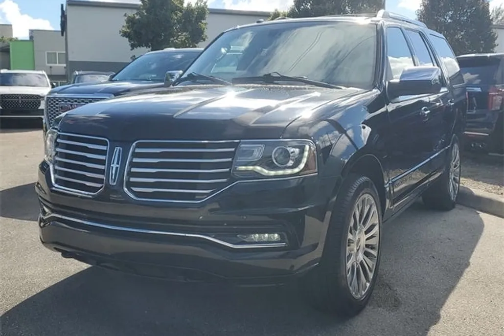 2017 Lincoln Navigator Select photo 1