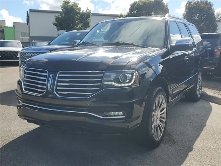 2017 Lincoln Navigator Select photo 1