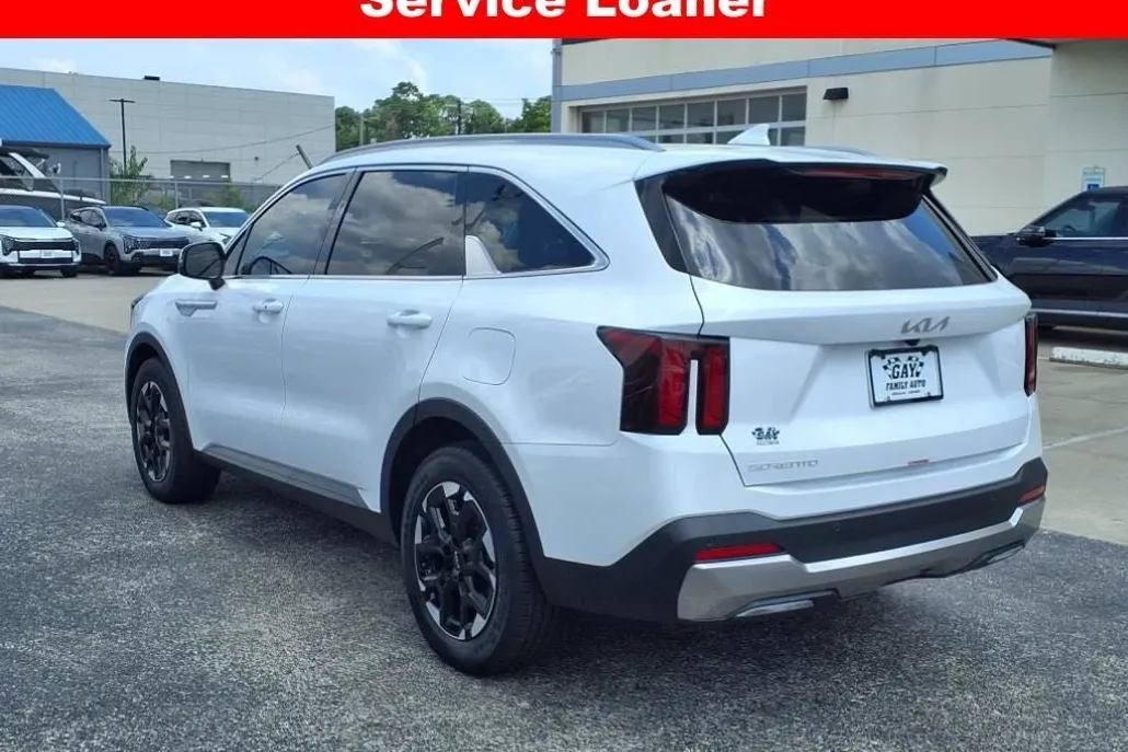 2025 Kia Sorento S photo 1