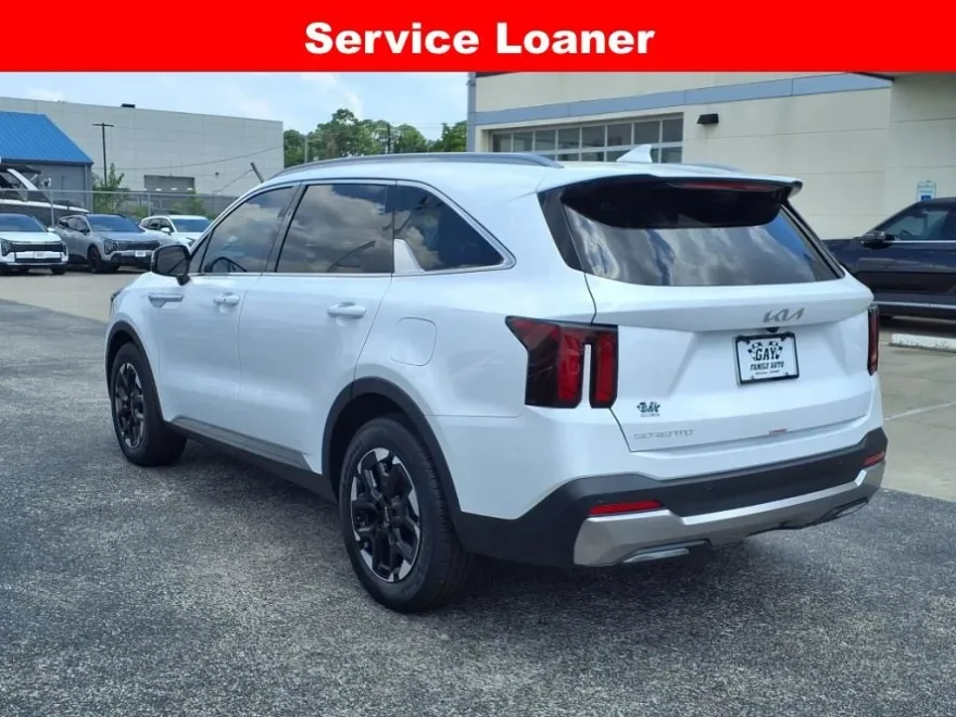 2025 Kia Sorento S photo 1