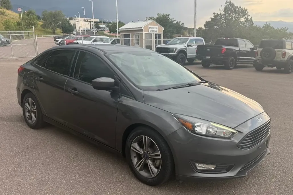 2018 Ford Focus SE photo 1