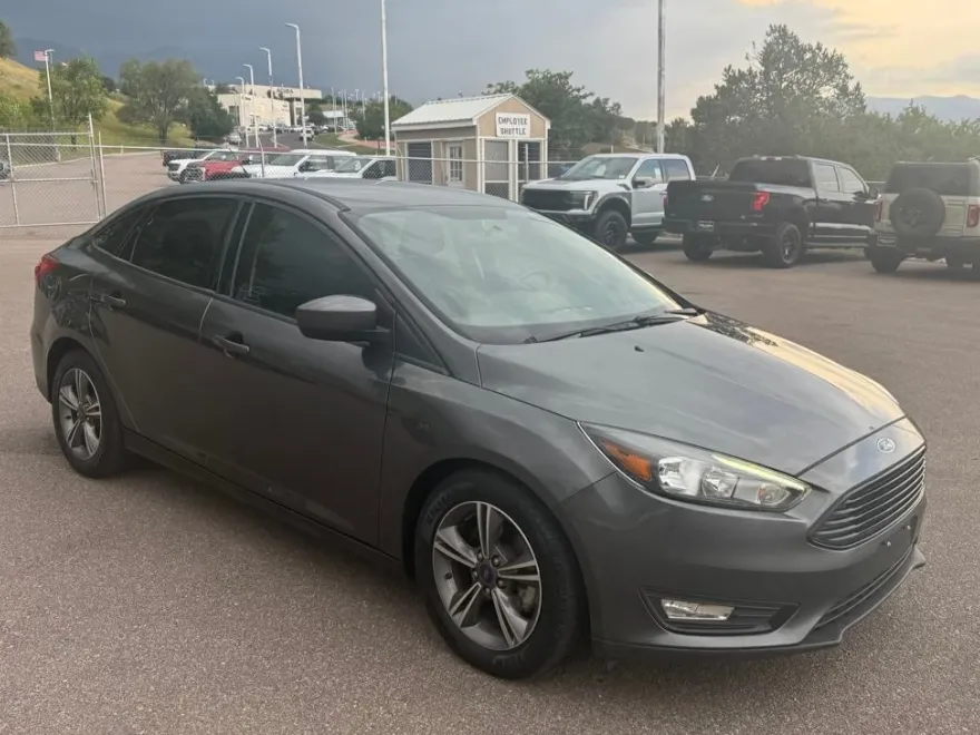 2018 Ford Focus SE photo 1