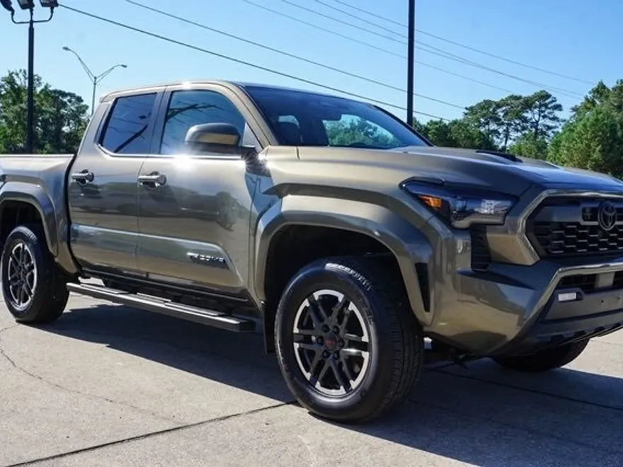 2024 Toyota Tacoma TRD Sport photo 1
