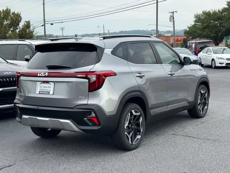 2026 Kia Seltos SX photo 1