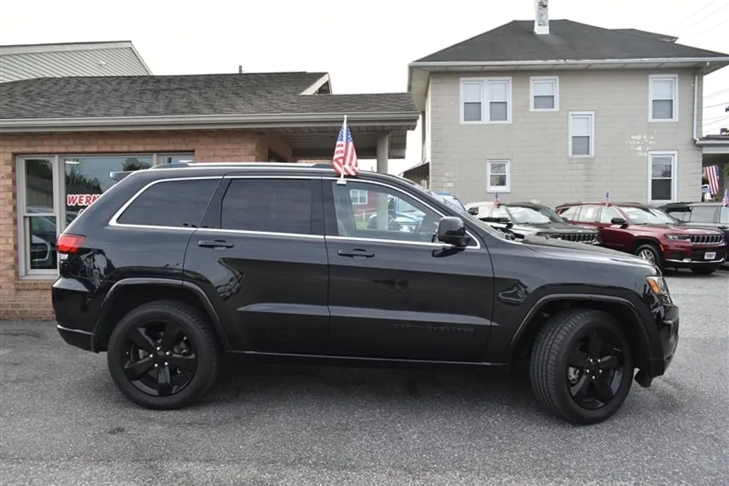 2015 Jeep Grand Cherokee Laredo photo 1