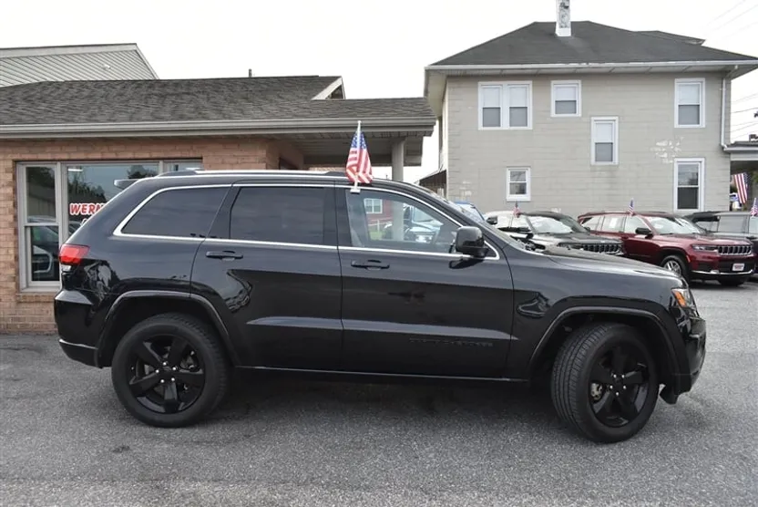 2015 Jeep Grand Cherokee Laredo photo 1