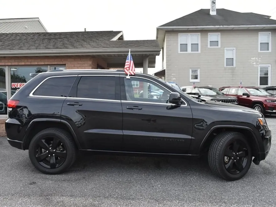2015 Jeep Grand Cherokee Laredo photo 1