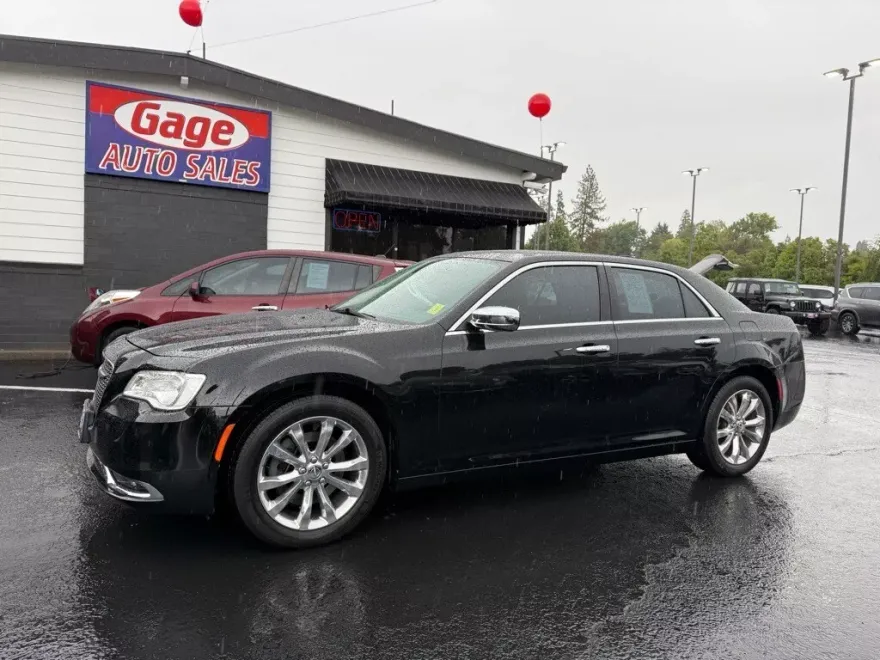 2018 Chrysler 300 Limited photo 1