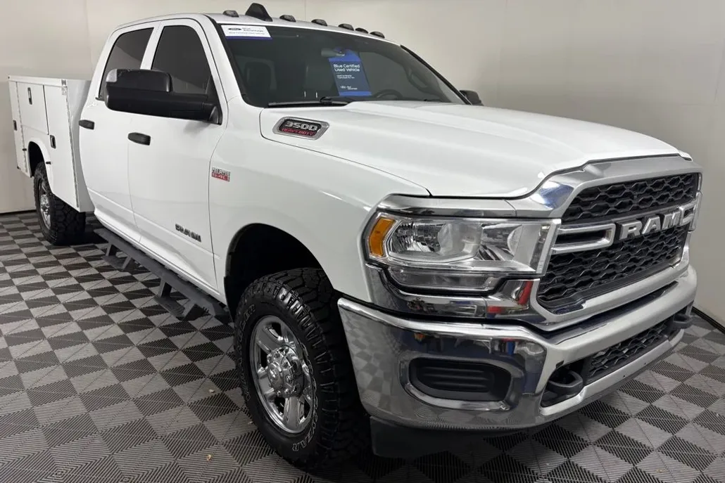 2022 Ram 3500 Tradesman photo 1