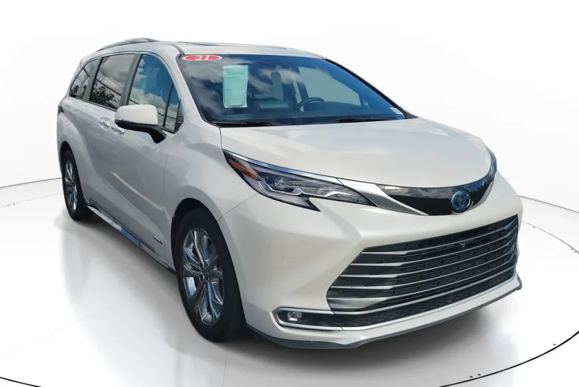 2021 Toyota Sienna Platinum photo 1