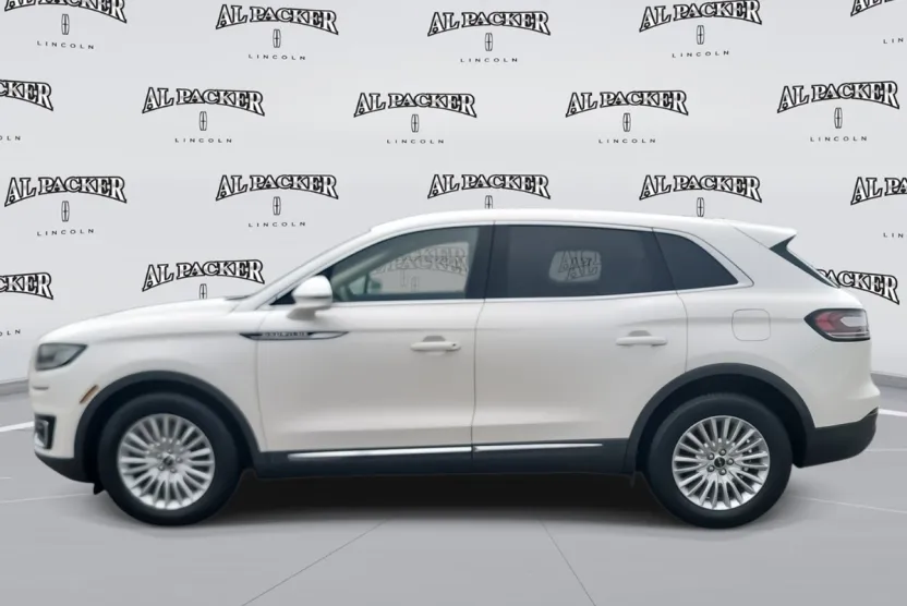 2019 Lincoln Nautilus Standard photo 1