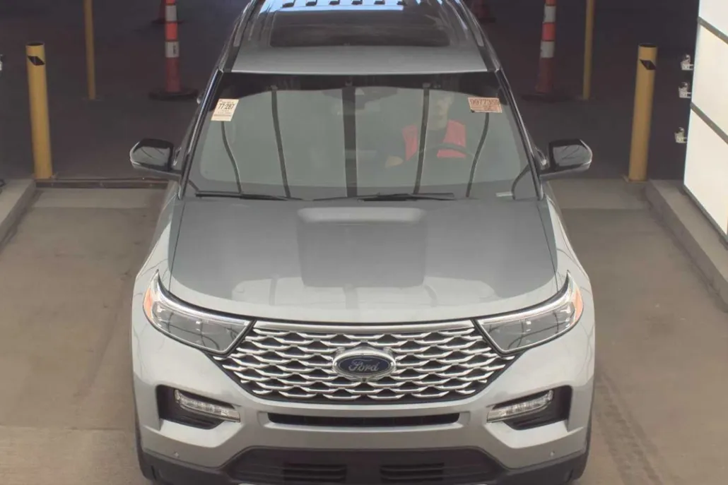 2022 Ford Explorer Platinum photo 1