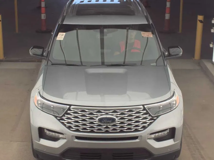 2022 Ford Explorer Platinum photo 1