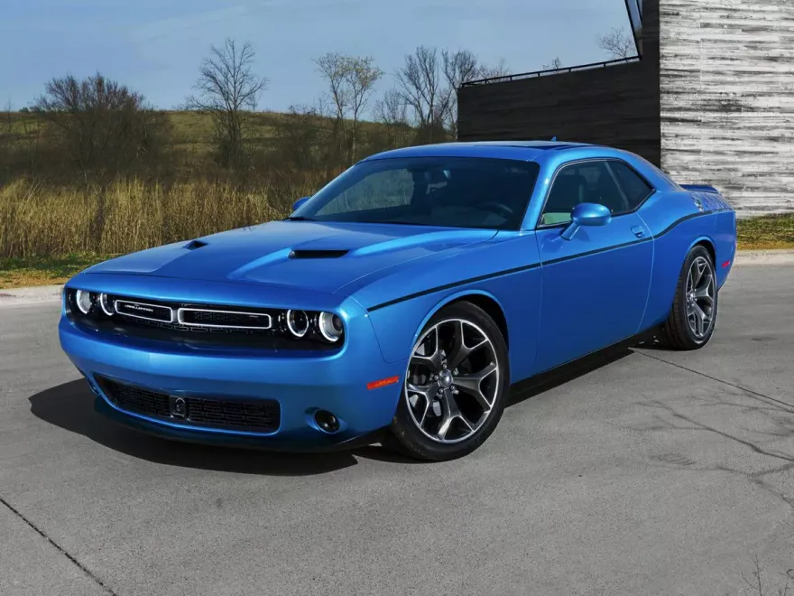 2017 Dodge Challenger SXT photo 1