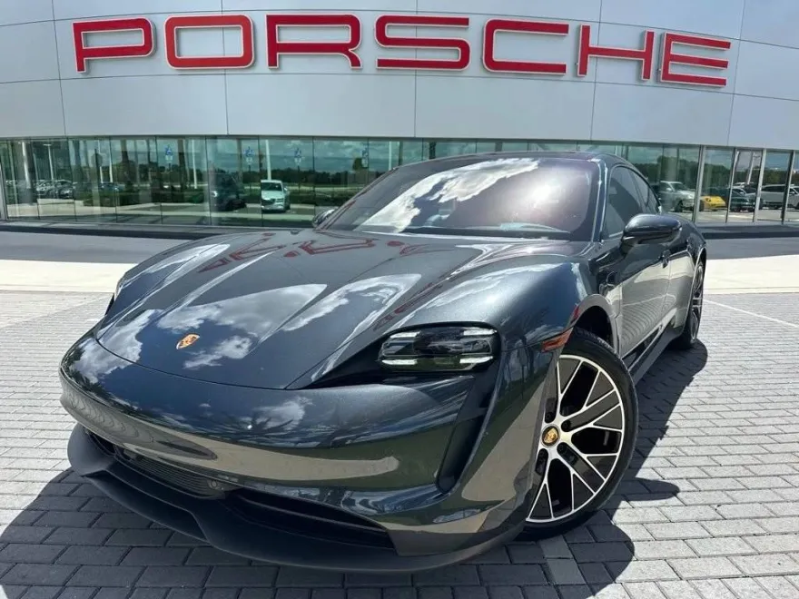 2022 Porsche Taycan photo 1