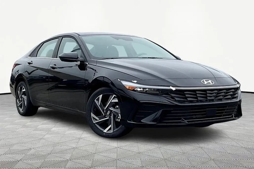 2025 Hyundai Elantra SEL Convenience photo 1