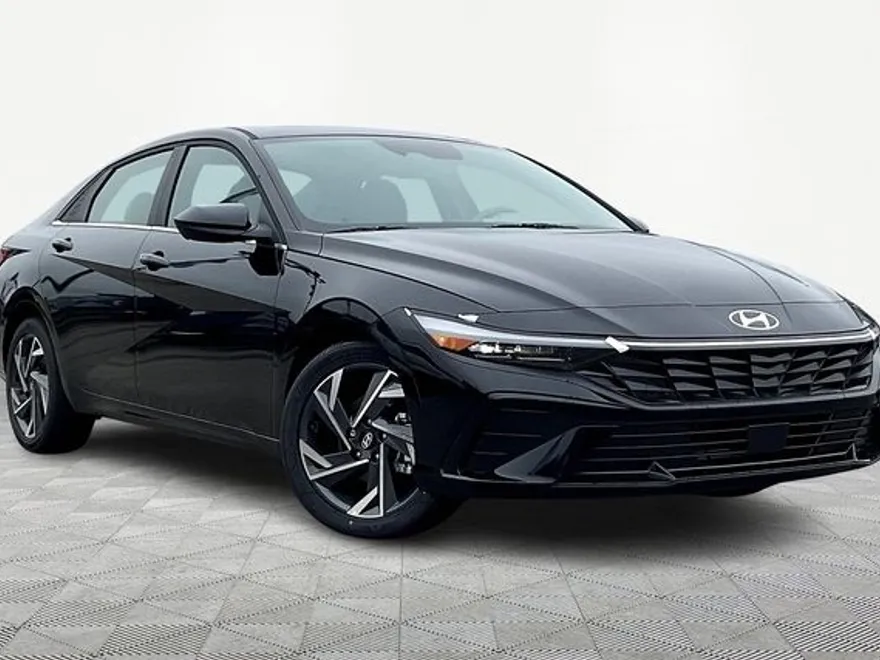 2025 Hyundai Elantra SEL Convenience photo 1