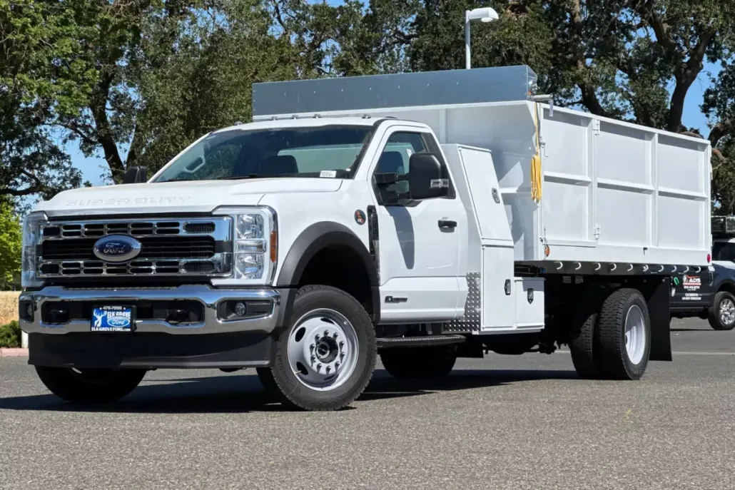 2025 Ford F-550 photo 1