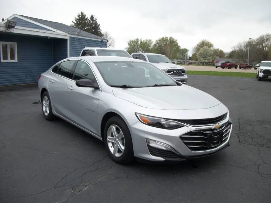 2019 Chevrolet Malibu LS photo 1