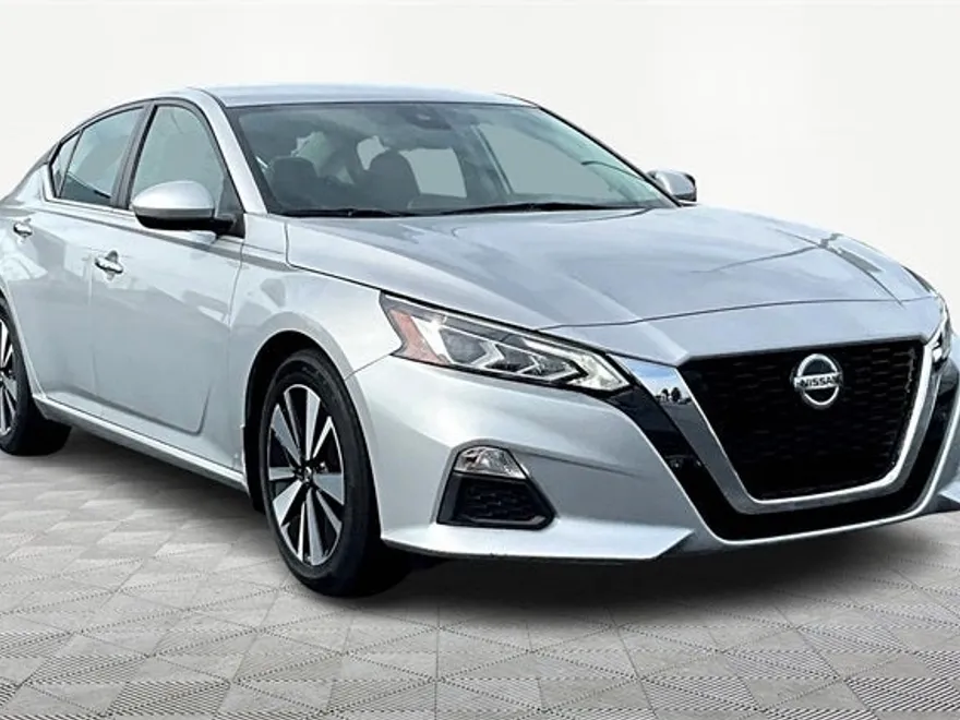 2022 Nissan Altima 2.5 SV photo 1