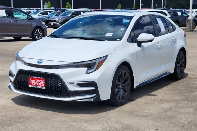 2024 Toyota Corolla Hybrid SE photo 1