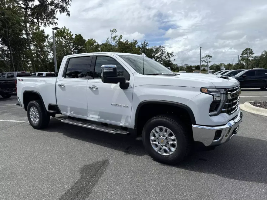 2026 Chevrolet Silverado 2500HD LTZ photo 1