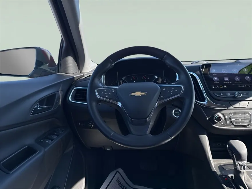 2024 Chevrolet Equinox LT photo 1