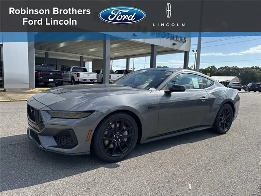 2025 Ford Mustang GT photo 1