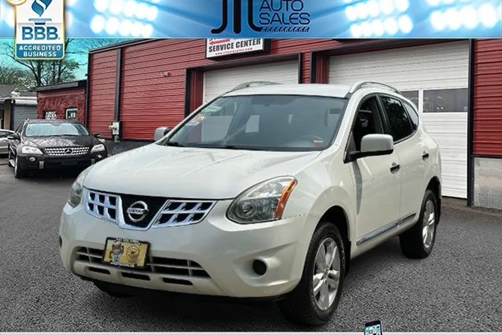 2013 Nissan Rogue SV photo 1