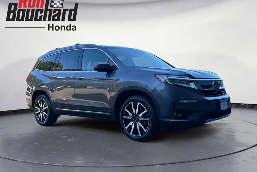 2022 Honda Pilot Touring photo 1