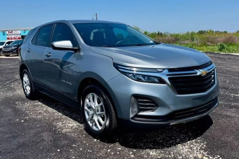 2024 Chevrolet Equinox LT photo 1