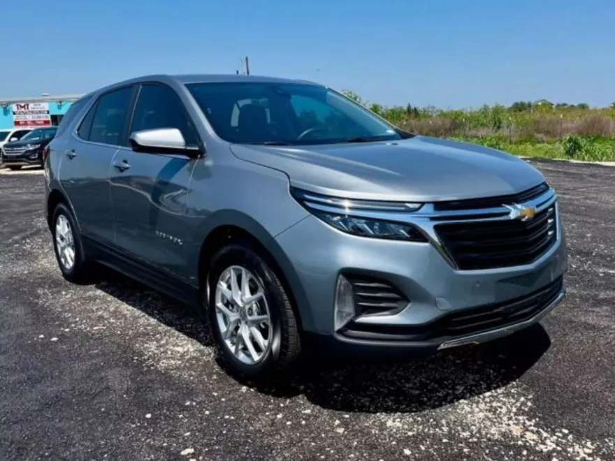 2024 Chevrolet Equinox LT photo 1