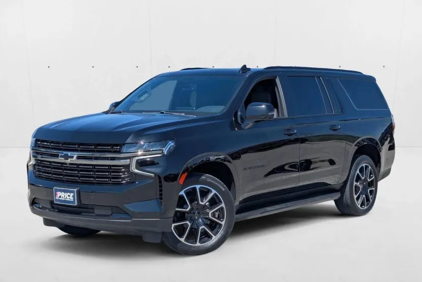 2022 Chevrolet Suburban RST photo 1