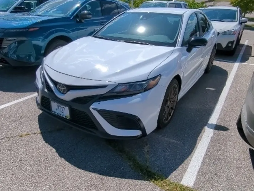 2024 Toyota Camry SE photo 1