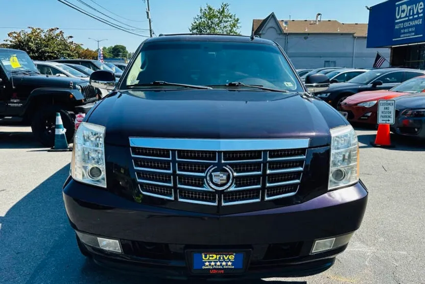 2009 Cadillac Escalade Luxury photo 1
