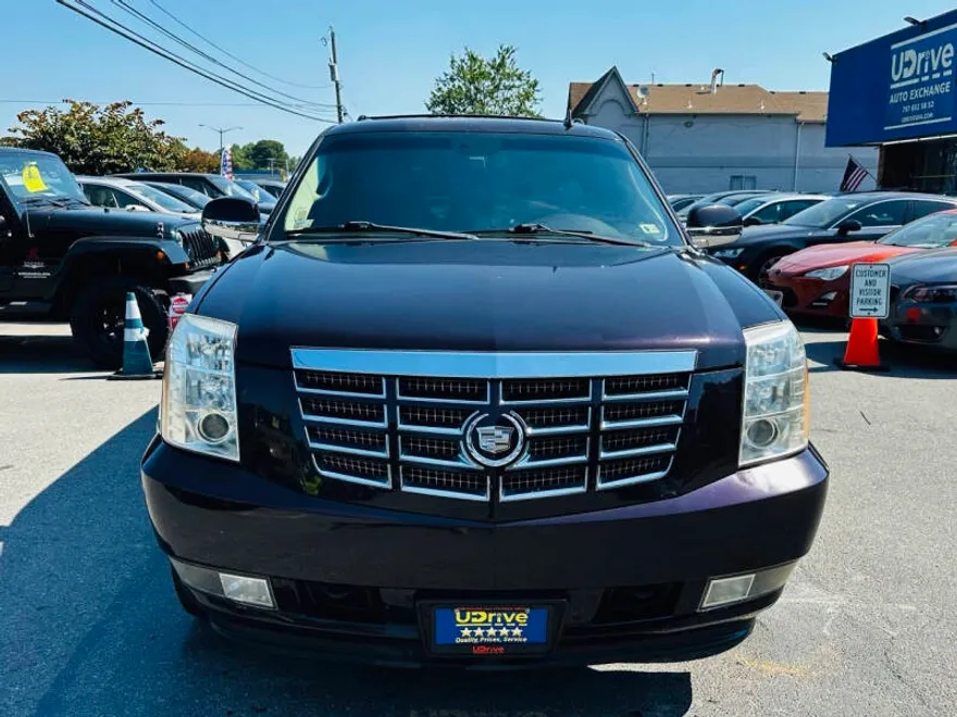 2009 Cadillac Escalade Luxury photo 1