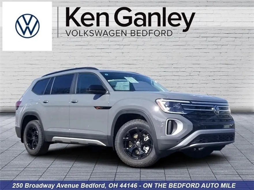 2025 Volkswagen Atlas Peak Edition photo 1