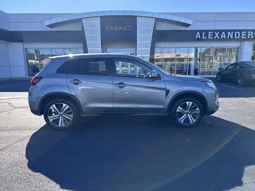 2024 Mitsubishi Outlander Sport S photo 1