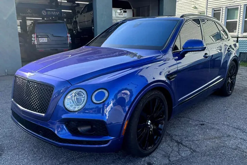 2017 Bentley Bentayga Base photo 1