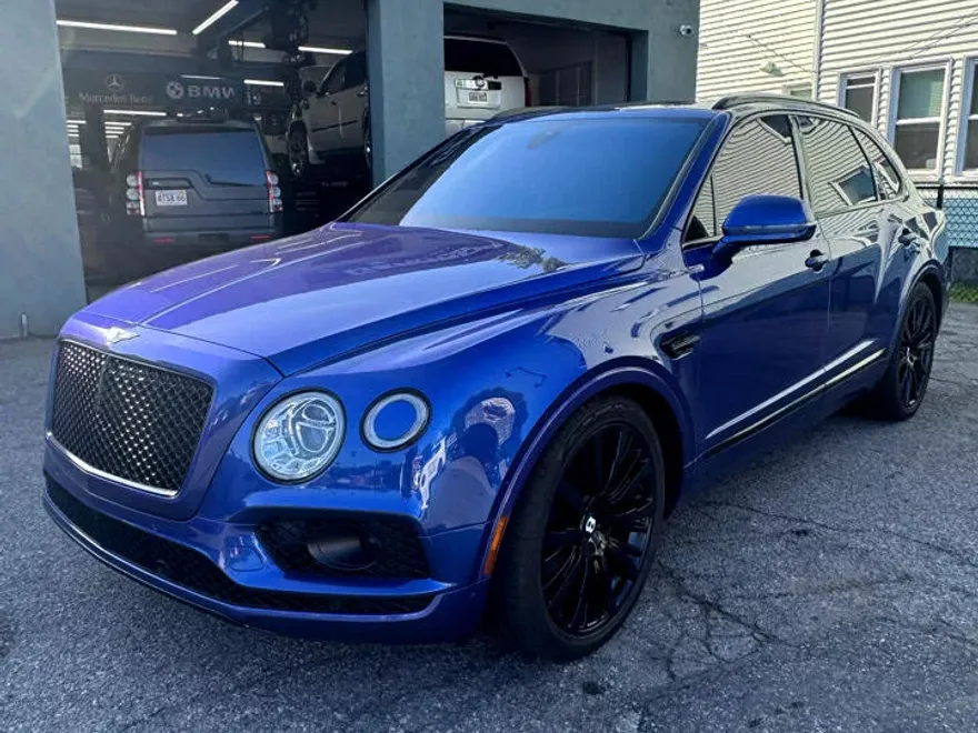 2017 Bentley Bentayga Base photo 1