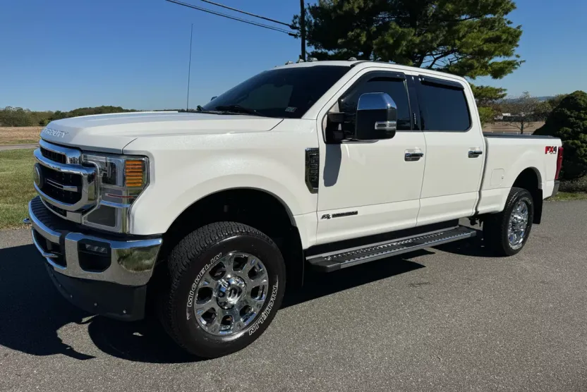 2020 Ford F-350 Lariat photo 1