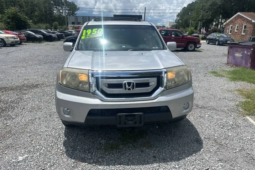 2010 Honda Pilot Touring photo 1