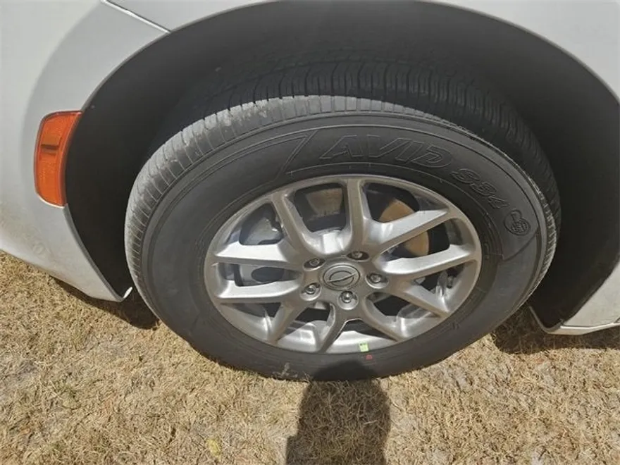 2025 Chrysler Voyager LX photo 1